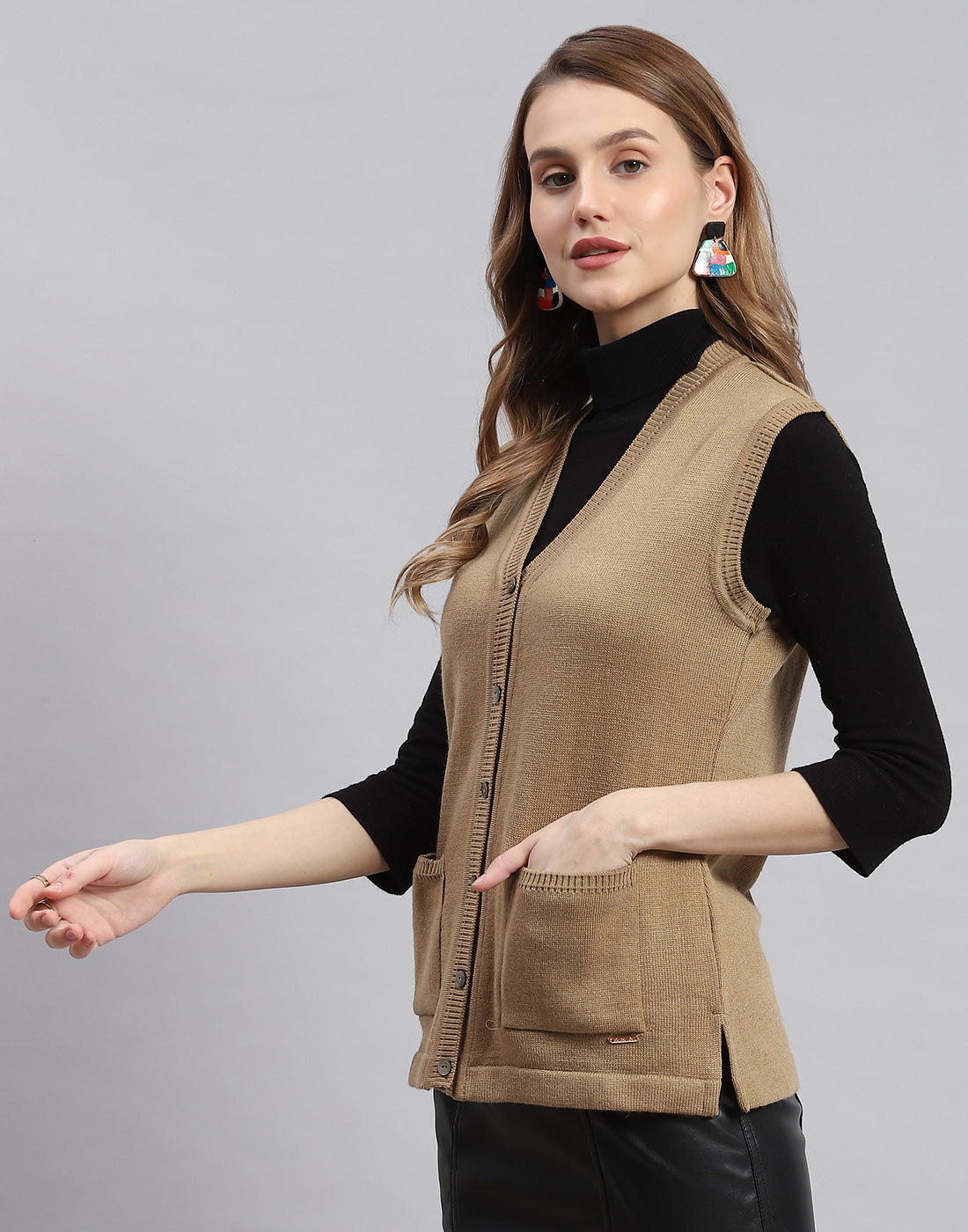 Women Brown Solid V Neck Sleeveless Cardigans