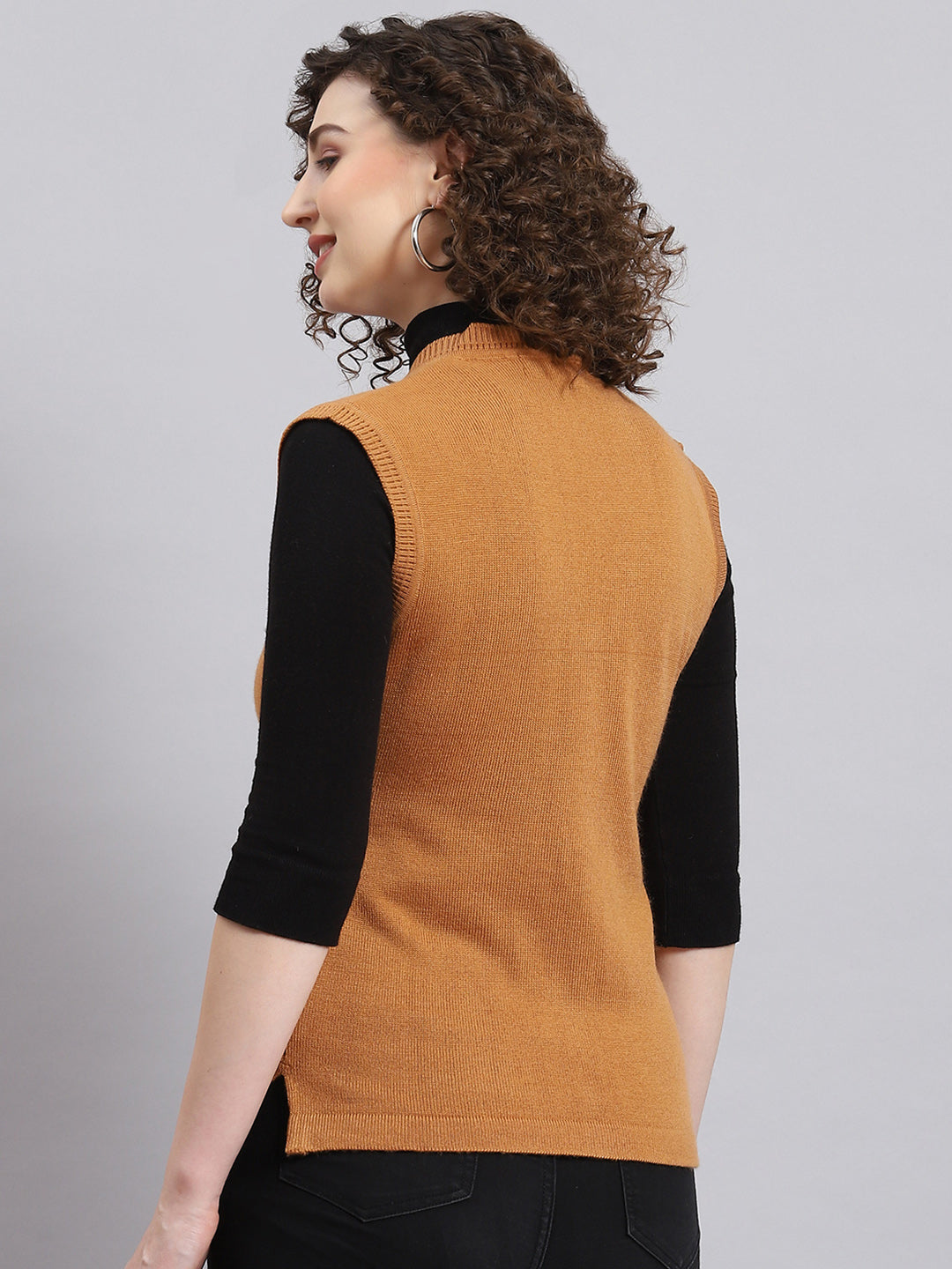 Women Brown Solid V Neck Sleeveless Cardigan