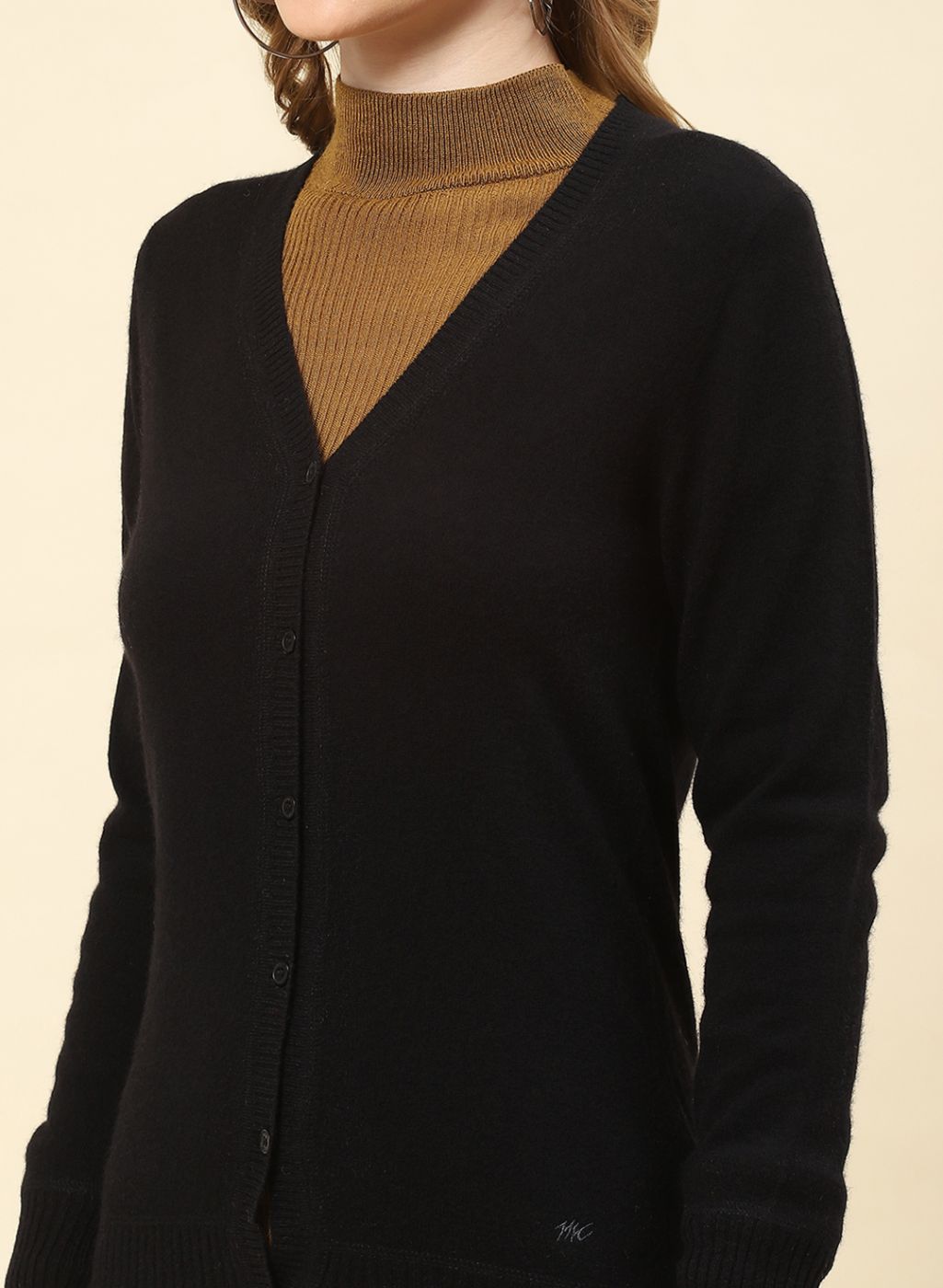 Women Black Solid Lamb wool Cardigan