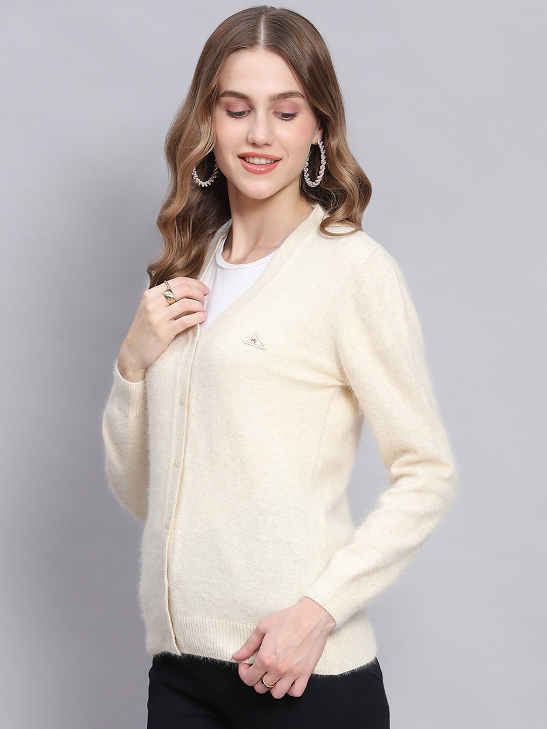 Women Cream Solid V Neck Full Sleeve Cardigans