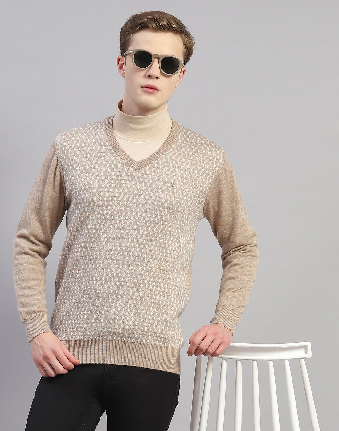 Men Beige Self Design V Neck Full Sleeve Pullover