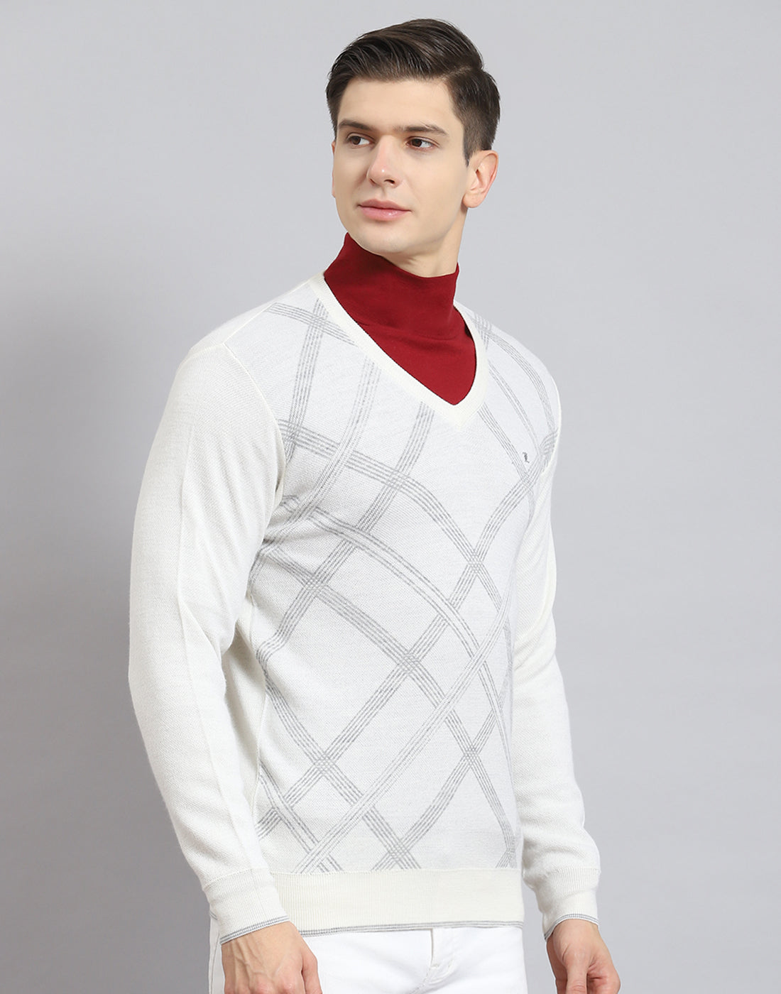 Men Off White Printed V Neck Full Sleeve Sweater