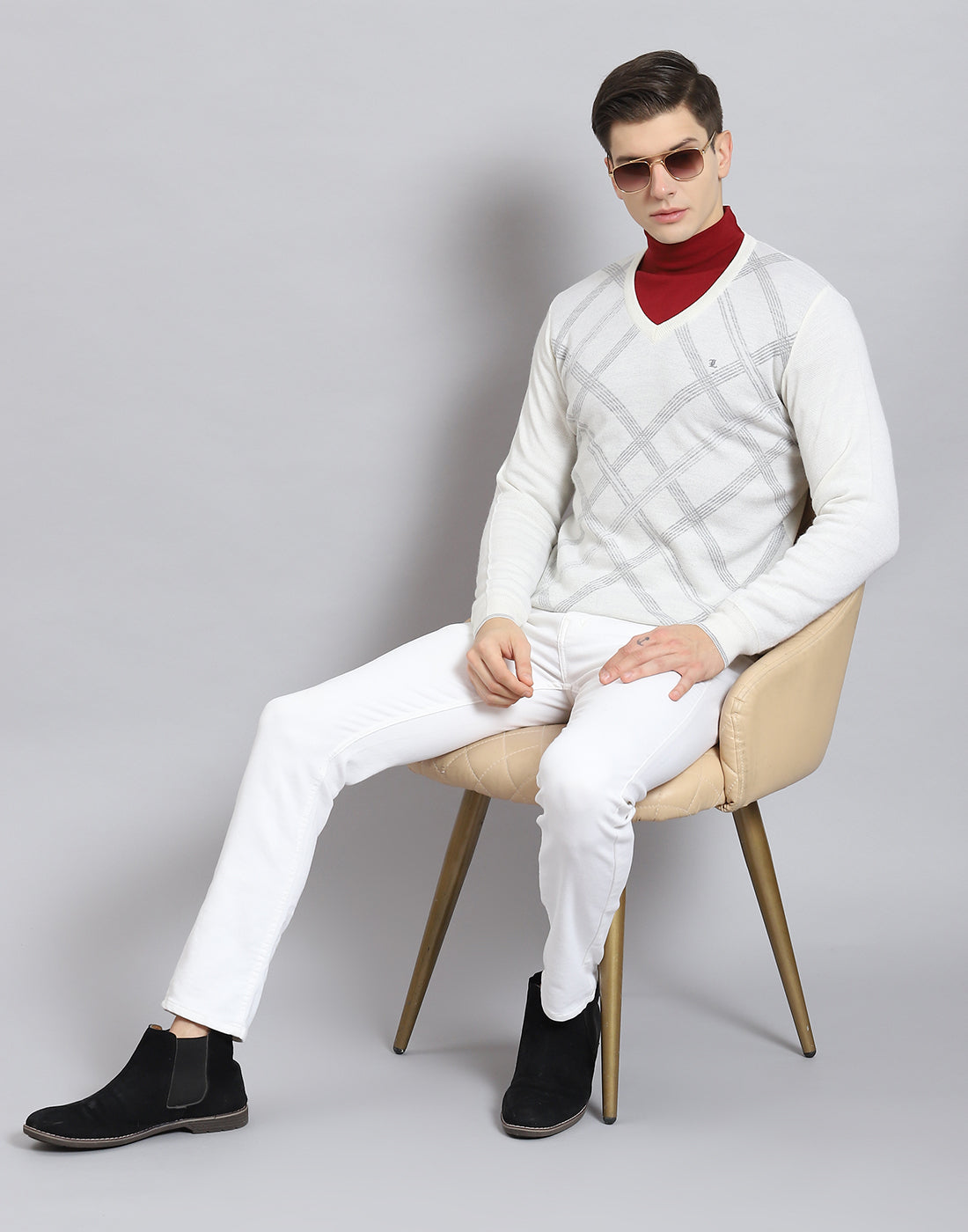 Men Off White Printed V Neck Full Sleeve Sweater