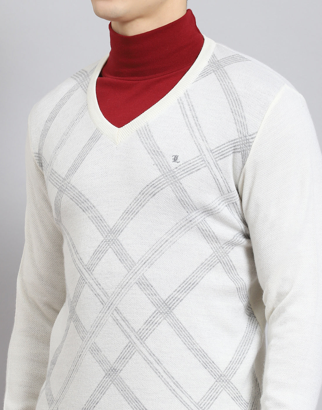 Men Off White Printed V Neck Full Sleeve Sweater