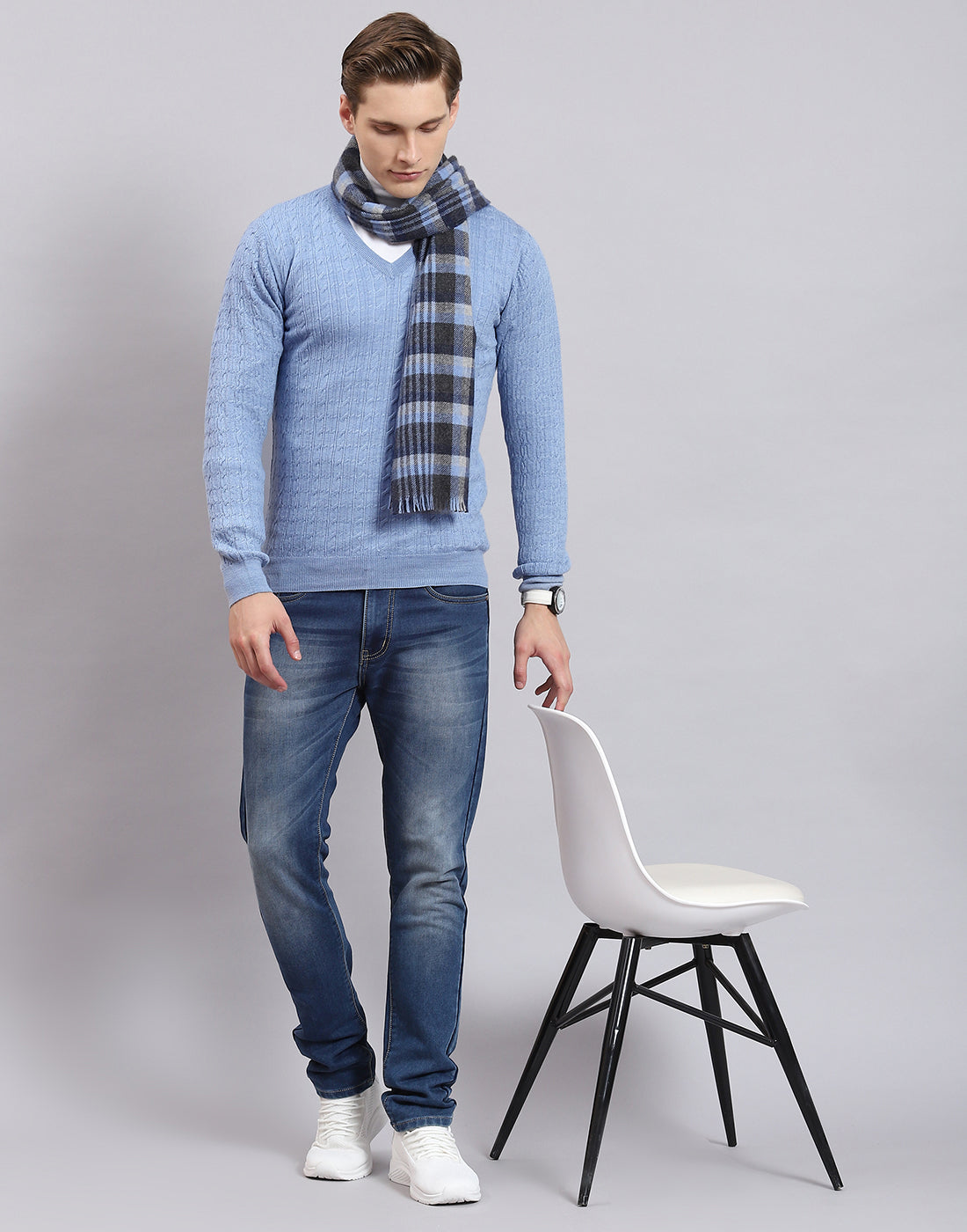 Men Blue Self Design V Neck Full Sleeve Sweater