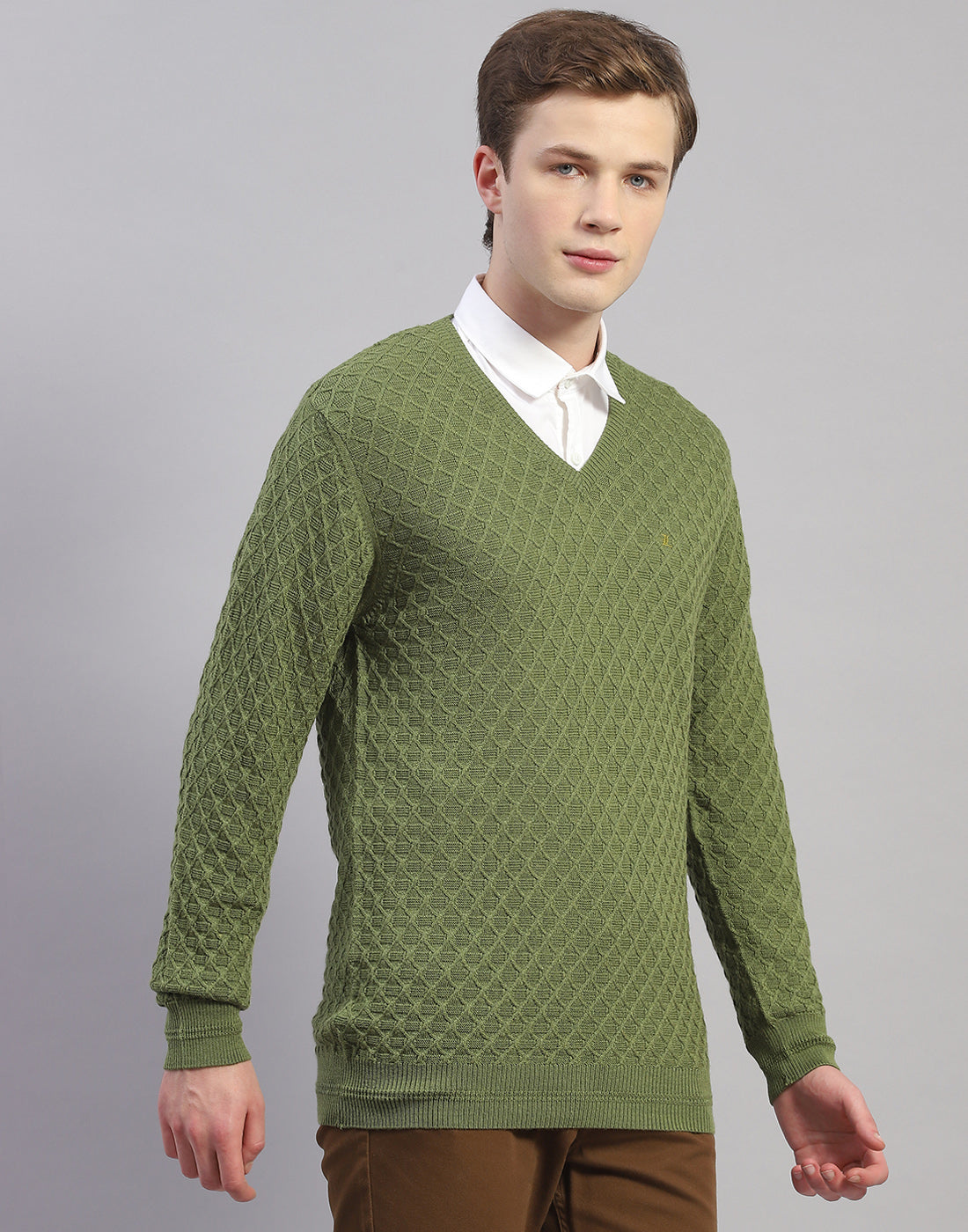 Men Green Solid V Neck Full Sleeve Pullover