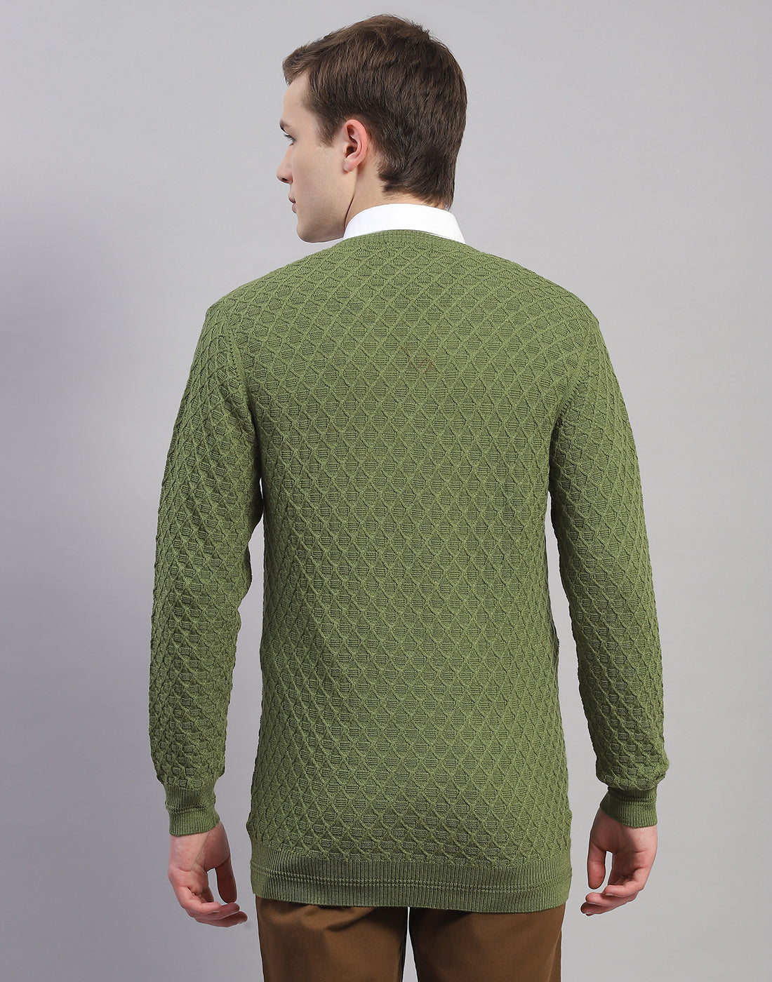 Men Green Solid V Neck Full Sleeve Pullover