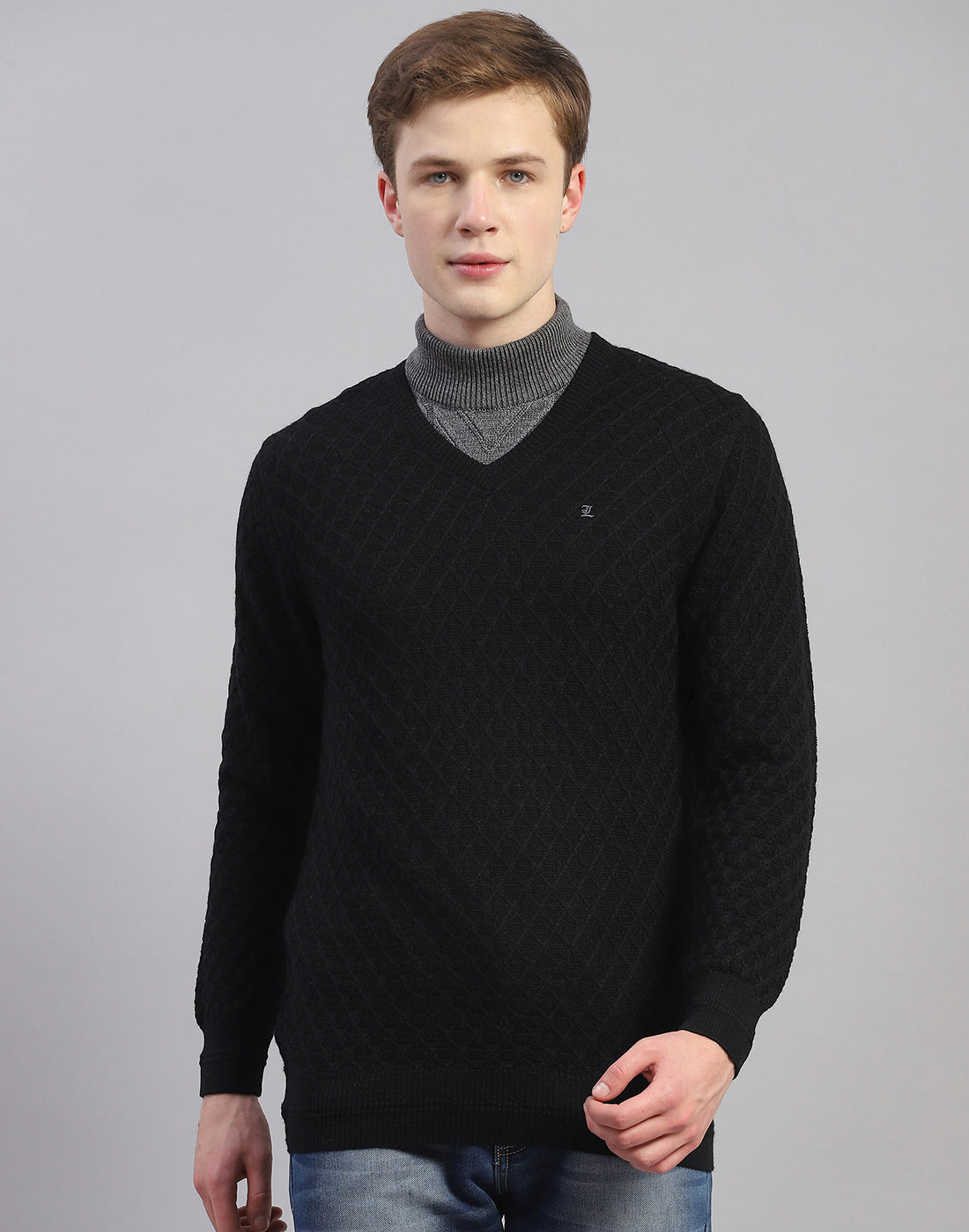 Men Black Solid V Neck Full Sleeve Pullover