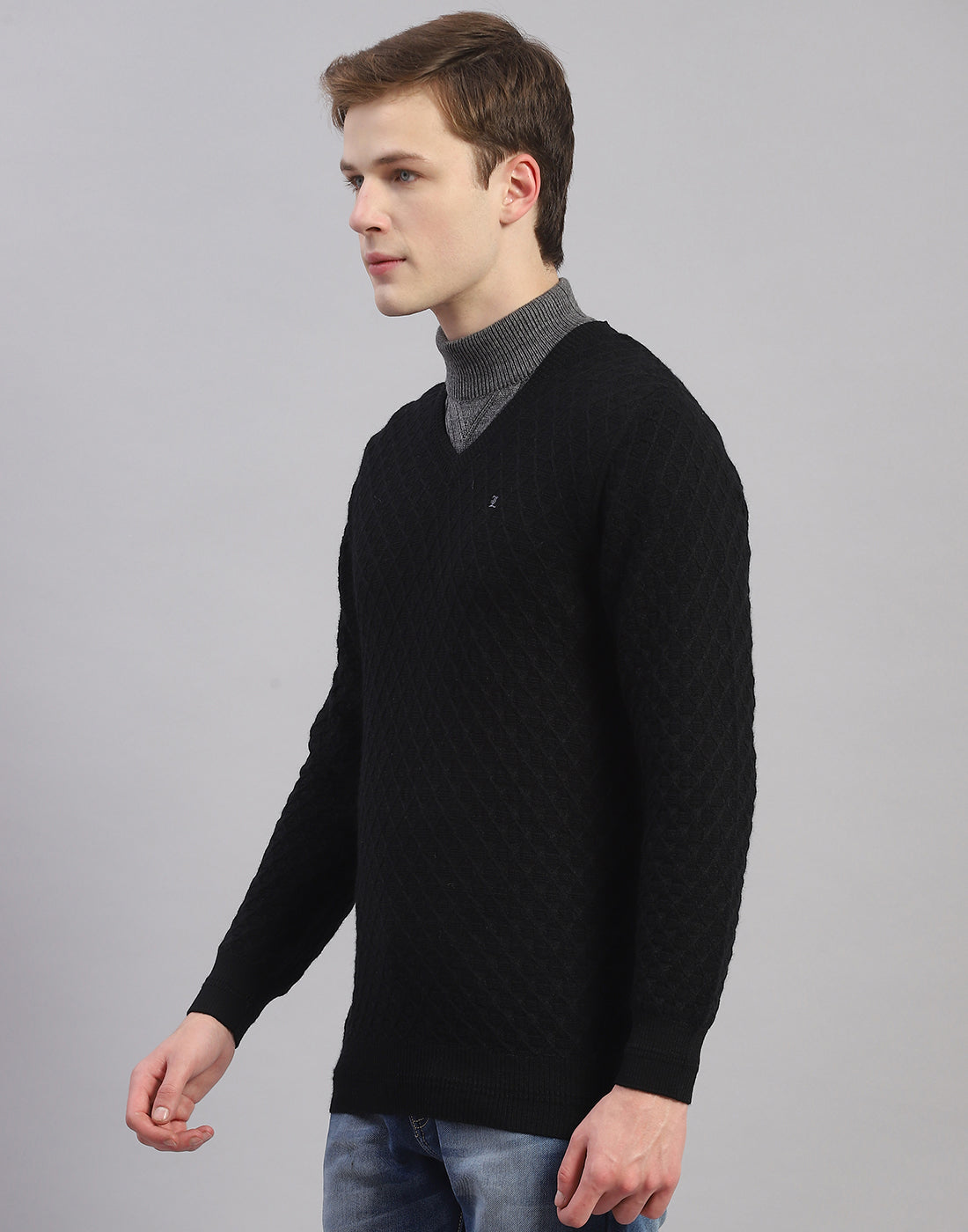 Men Black Solid V Neck Full Sleeve Pullover