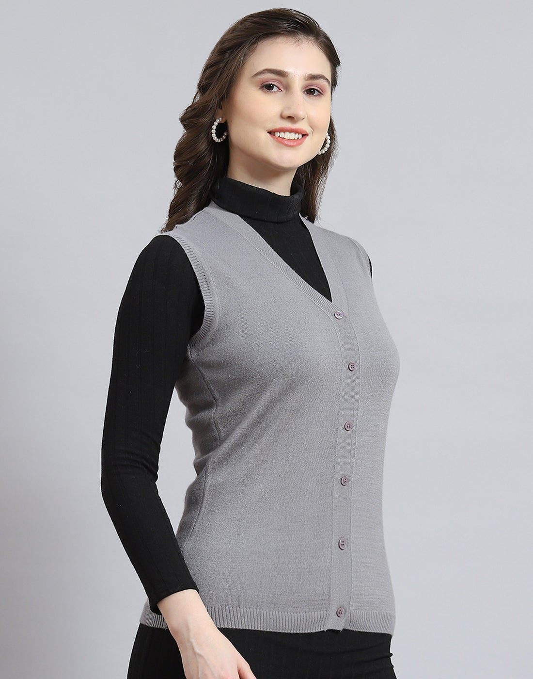 Women Grey Solid V Neck Sleeveless Cardigan