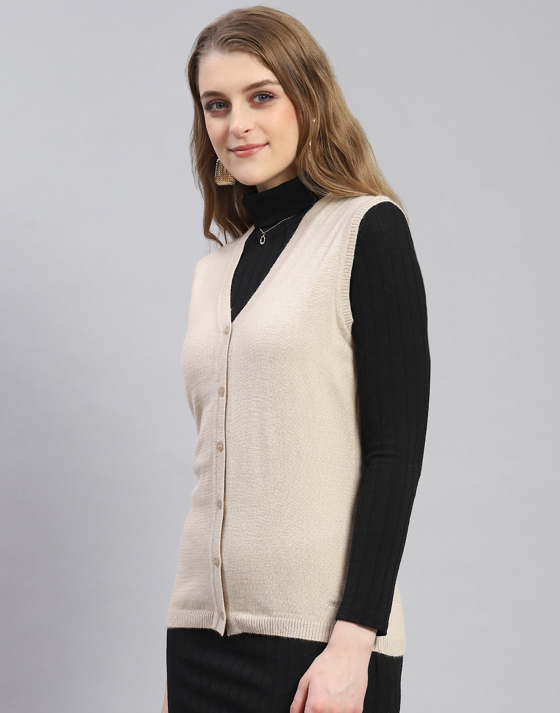 Women Beige Solid V Neck Sleeveless Cardigan