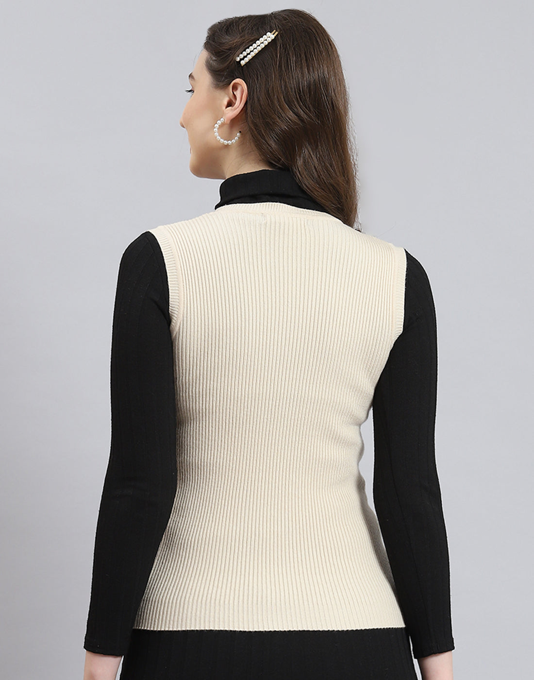 Women Beige Solid Round Neck Sleeveless Sweater