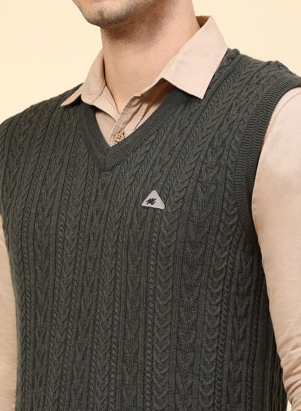 Men Olive Self Design Pure wool Sweater