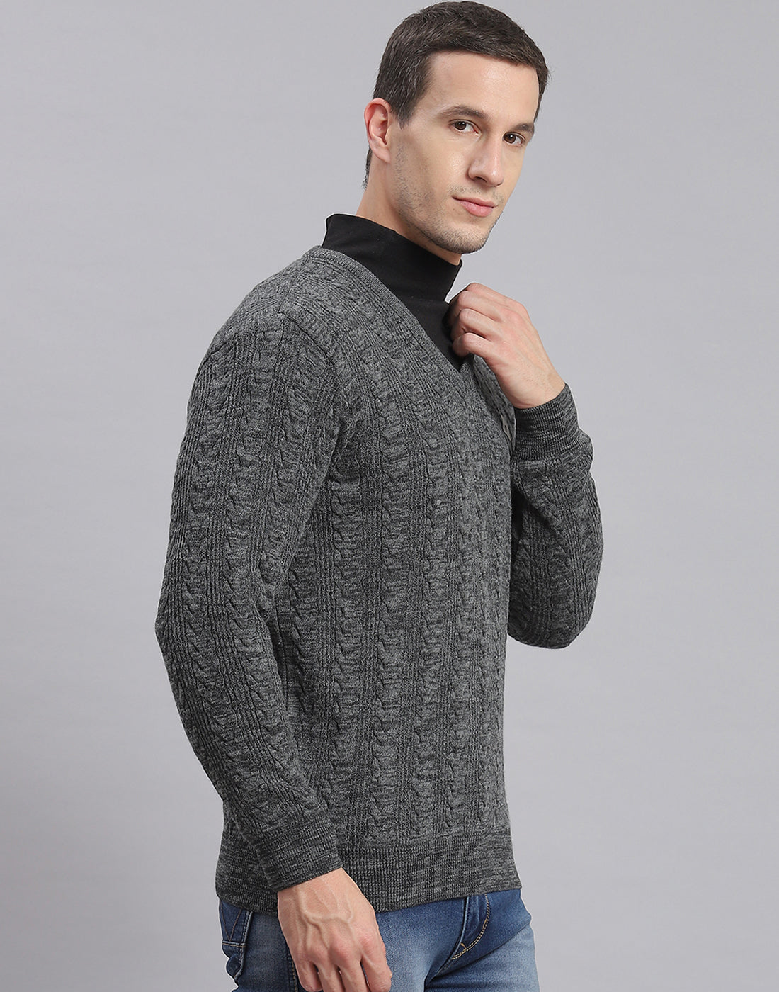 Men Grey Self Design V Neck Full Sleeve Sweater