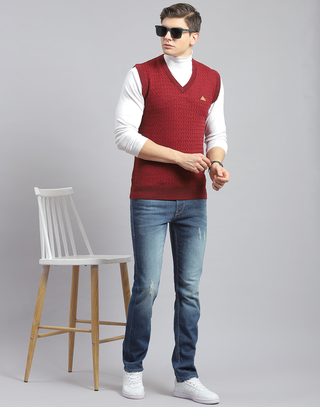 Men Maroon Self Design V Neck Sleeveless Sweater