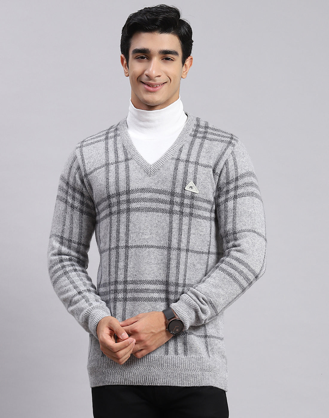 Men Grey Check V Neck Full Sleeve Sweaters/Pullovers