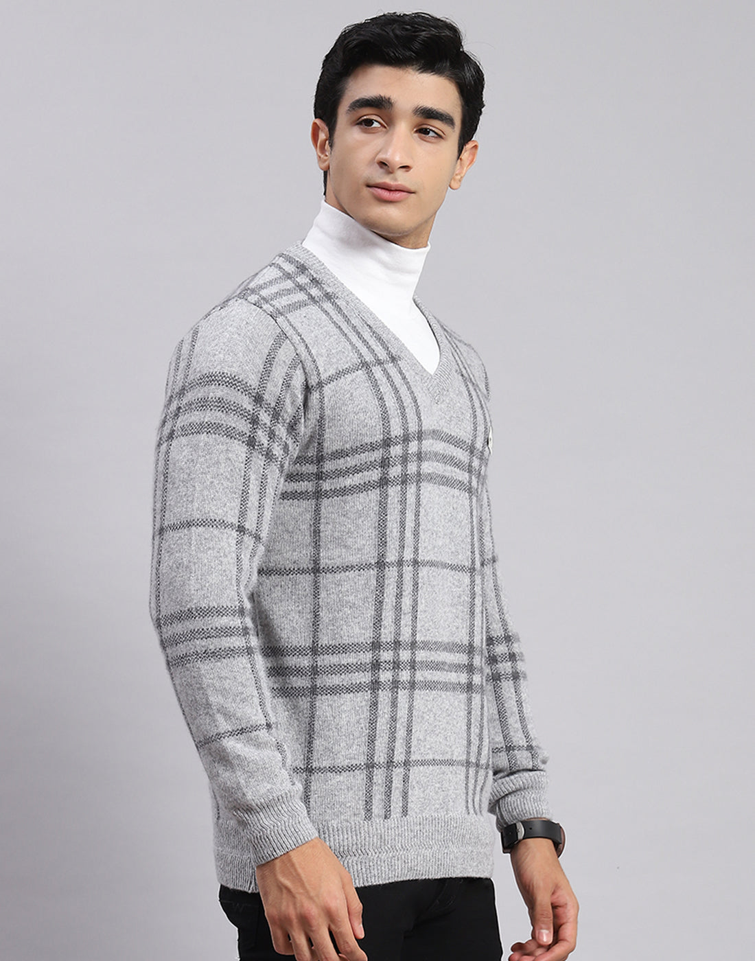 Men Grey Check V Neck Full Sleeve Sweaters/Pullovers