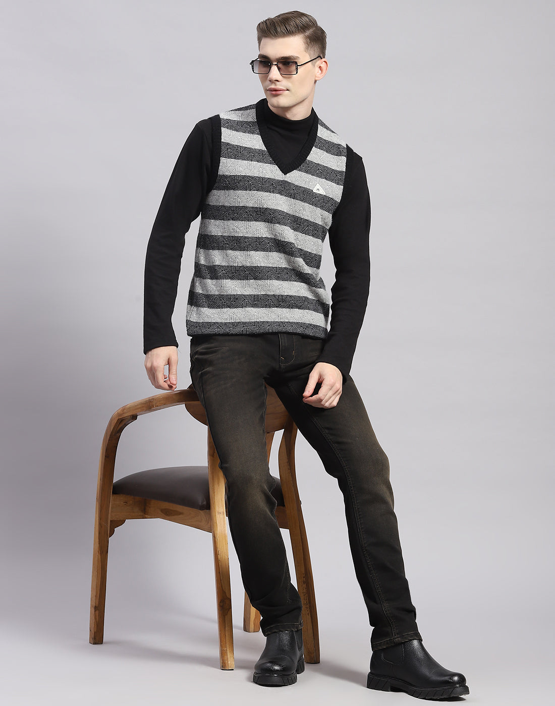 Men Grey Stripe V Neck Sleeveless Sweater