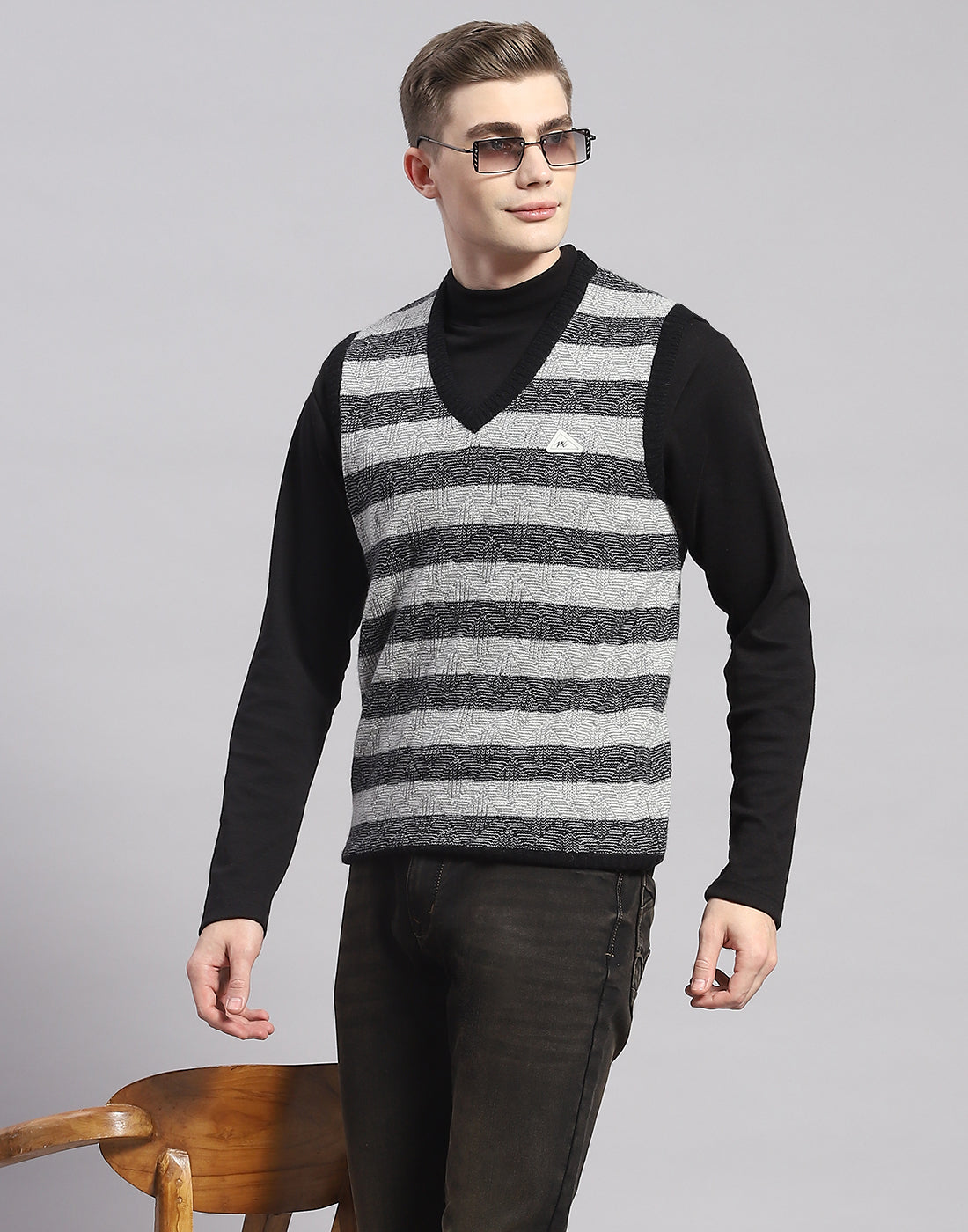 Men Grey Stripe V Neck Sleeveless Sweater