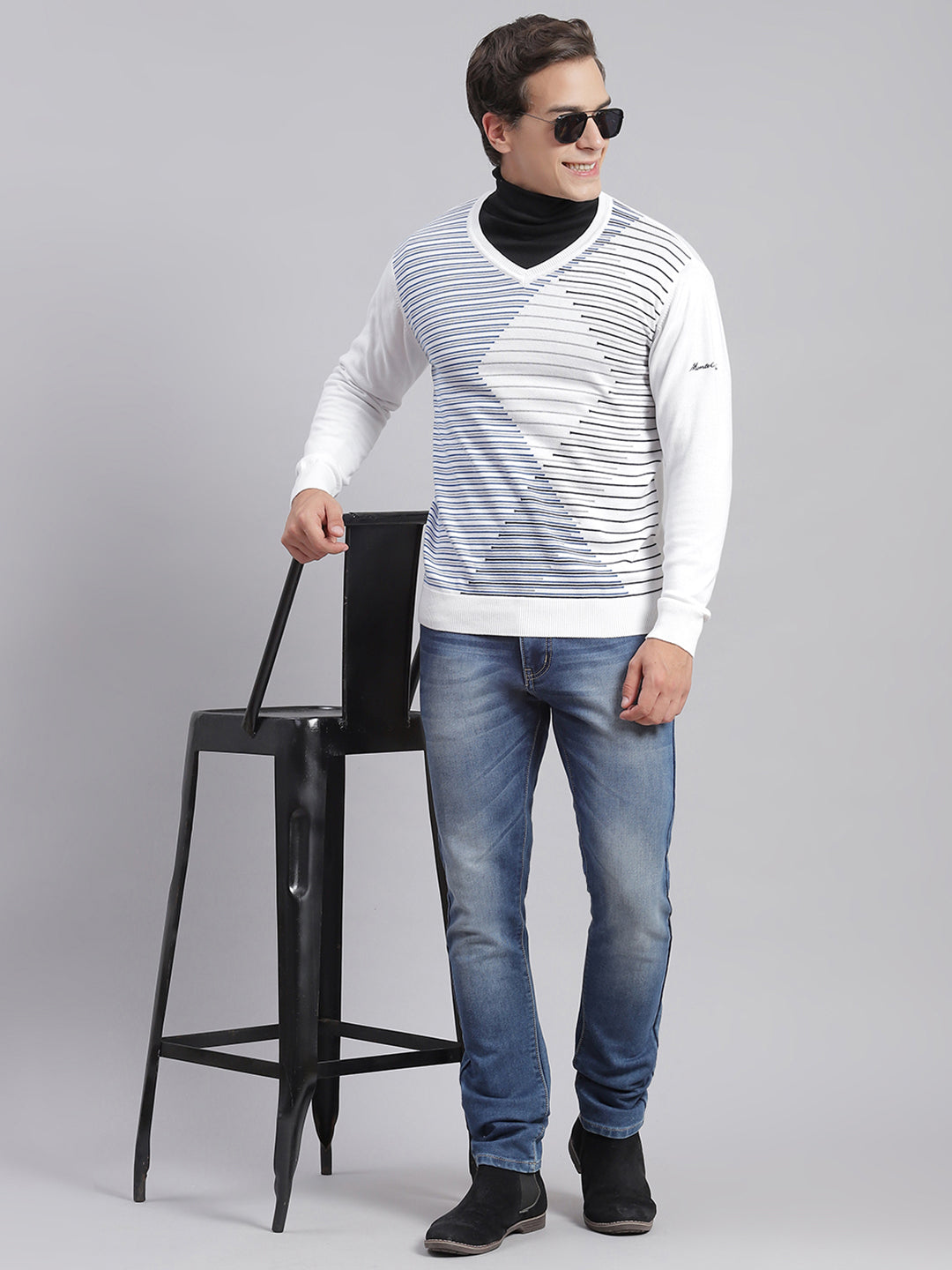 Men White Self Design V Neck Full Sleeve Sweaters/Pullovers