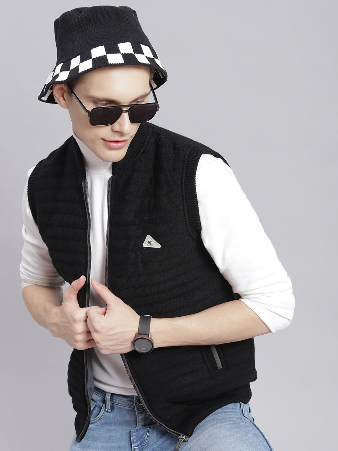 Men Black Solid Mandarin Collar Sleeveless Jackets