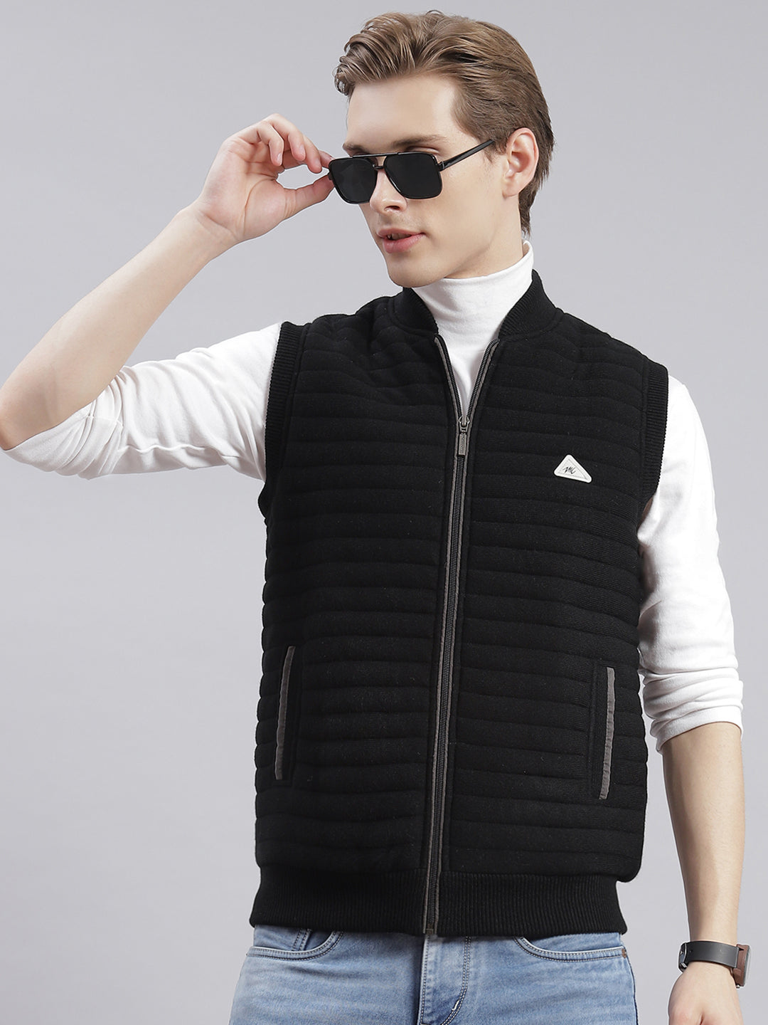 Men Black Solid Mandarin Collar Sleeveless Jackets