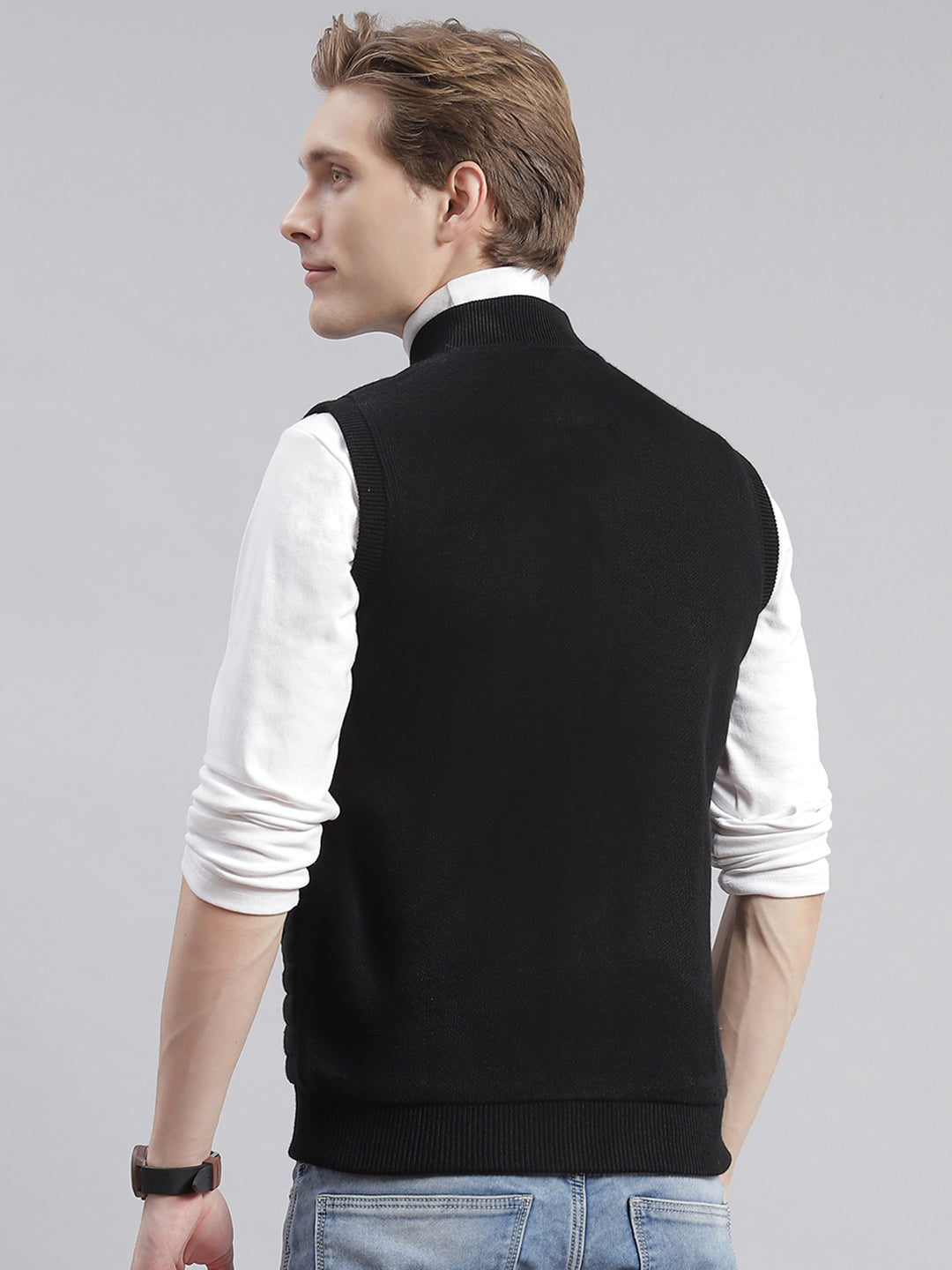 Men Black Solid Mandarin Collar Sleeveless Jackets