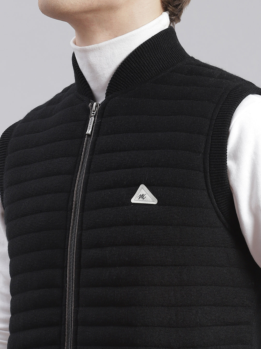 Men Black Solid Mandarin Collar Sleeveless Jackets