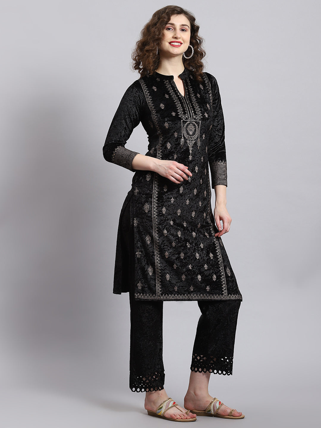 Women Black Solid Mandarin Collar Full Sleeve Kurtis Set