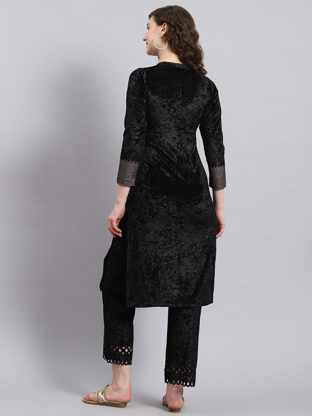 Women Black Solid Mandarin Collar Full Sleeve Kurtis Set