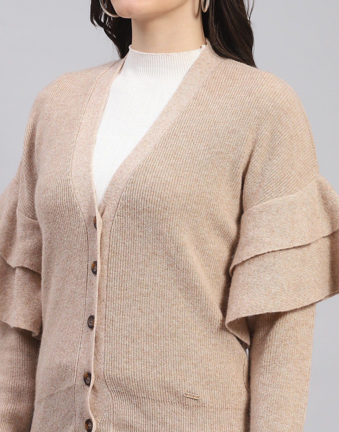 Women Beige Solid V Neck Full Sleeve Cardigan