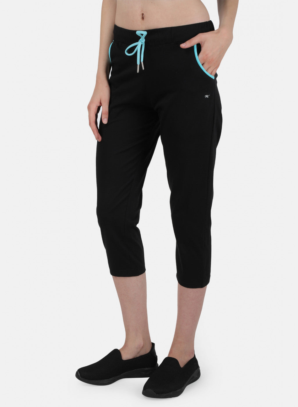 Womens Black Regular Capri