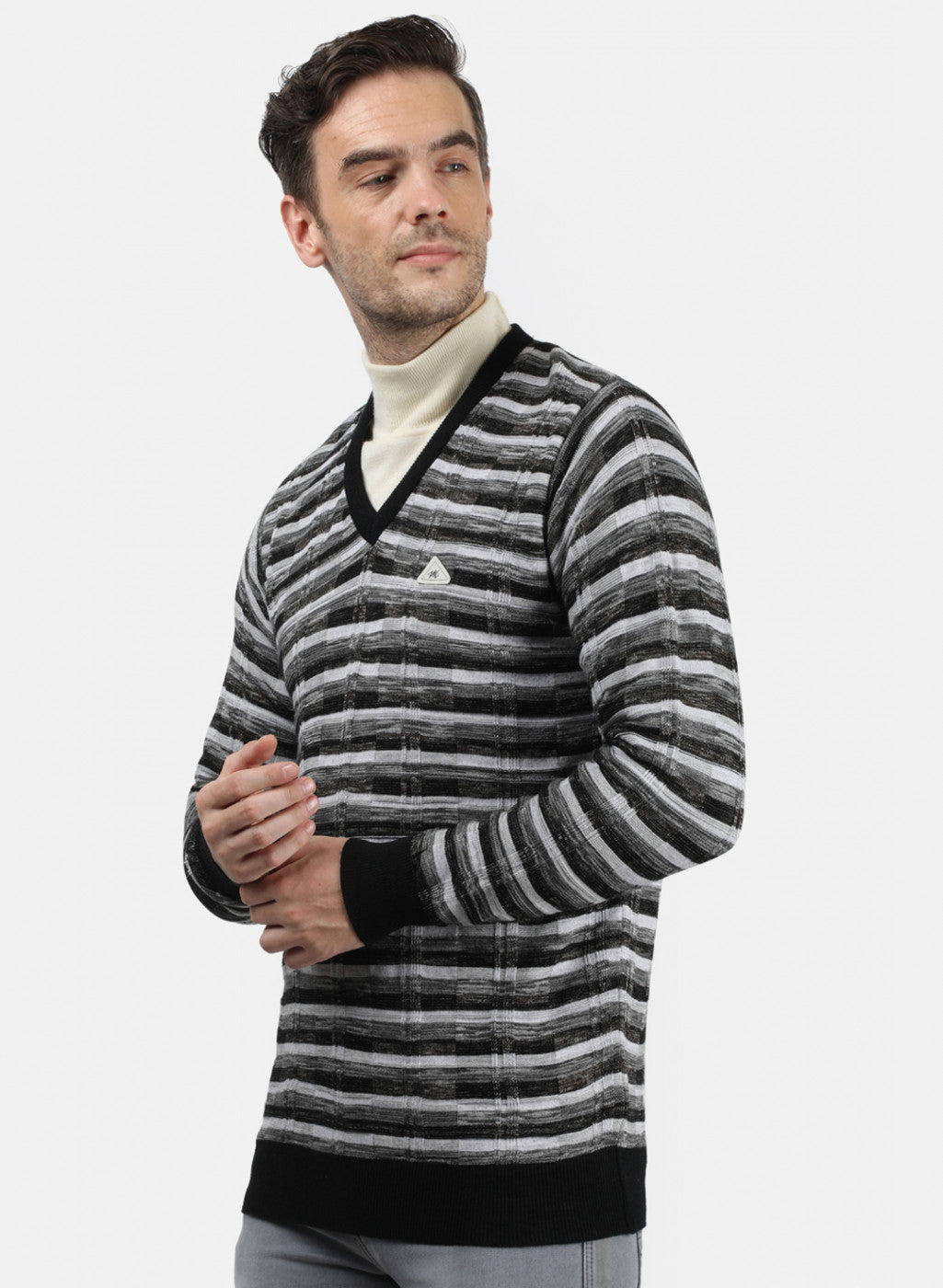 Men Black & Grey Solid Pullover