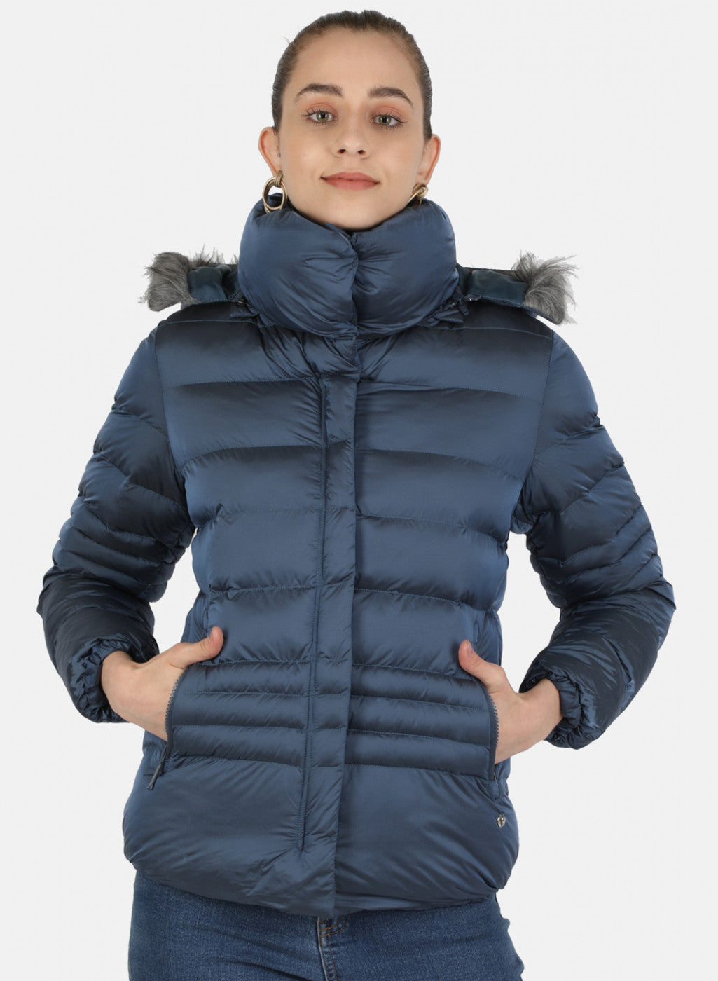 Winter Jackets for Women, जो महिलाओं को ठंड से बचाए और स्टाइलिश लुक भी दे