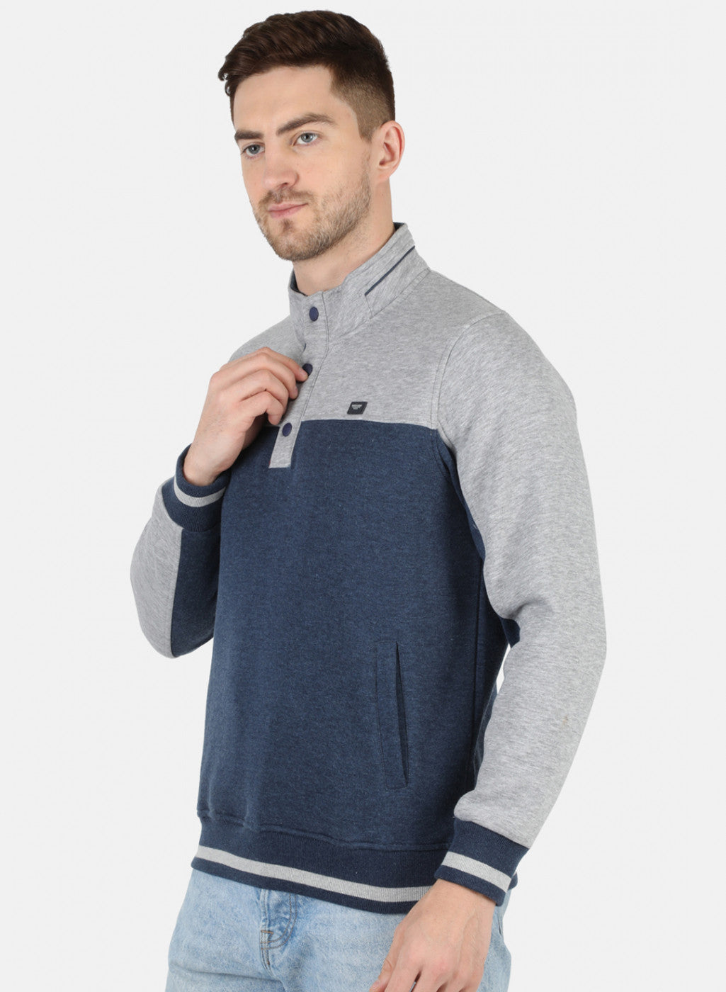 Men Blue Solid Sweatshirt