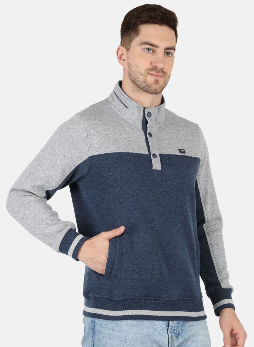 Men Blue Solid Sweatshirt