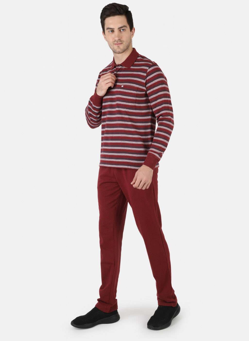 Men Maroon Solid Tracksuit