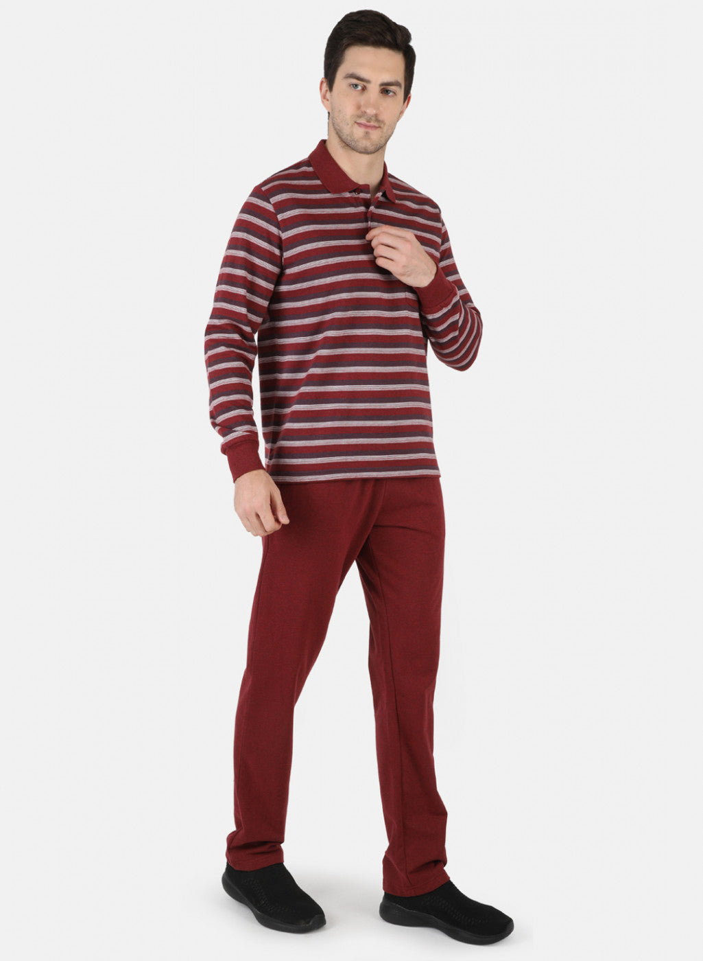 Men Maroon Solid Tracksuit