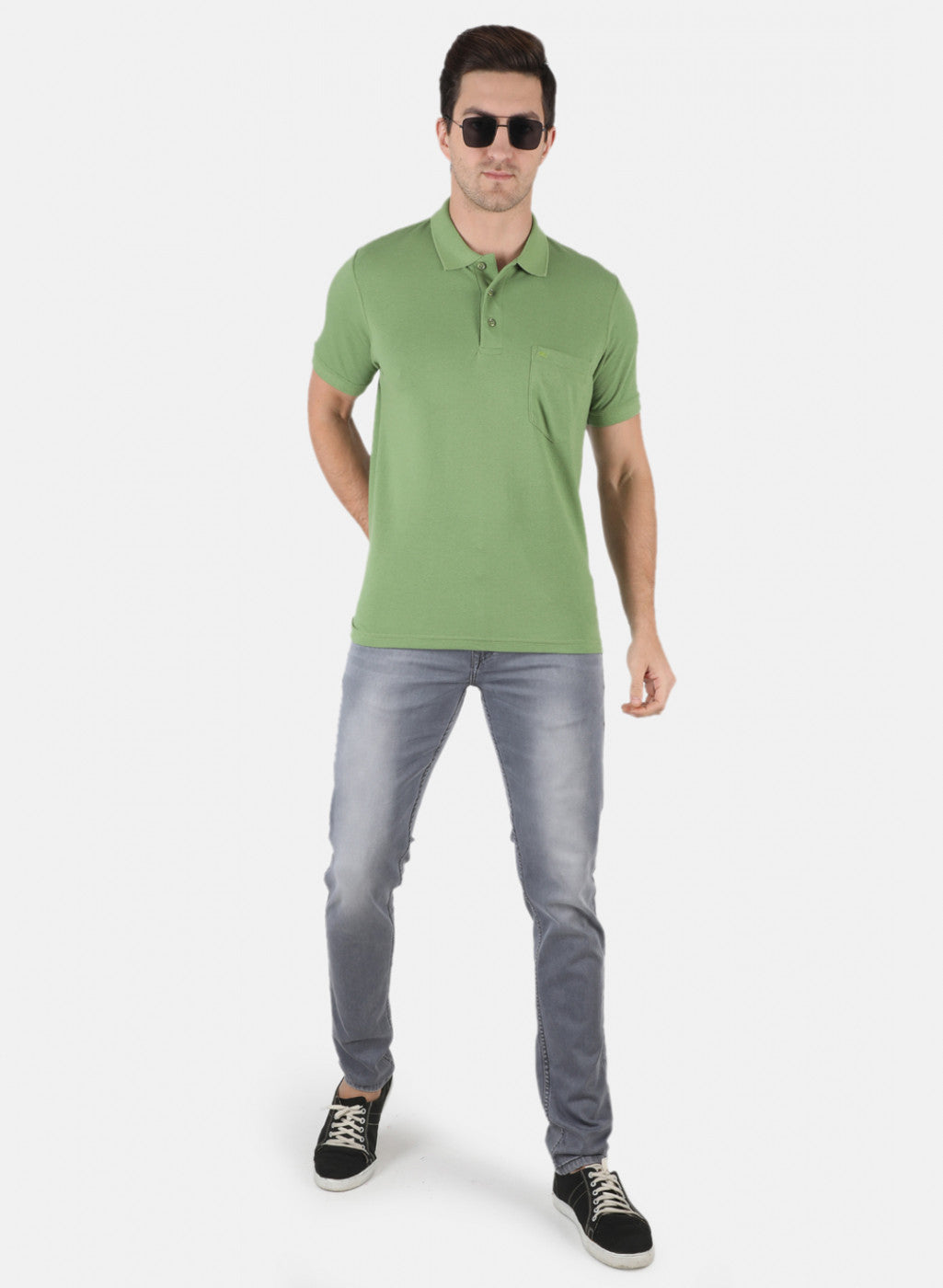 Men Green Plain T-Shirt