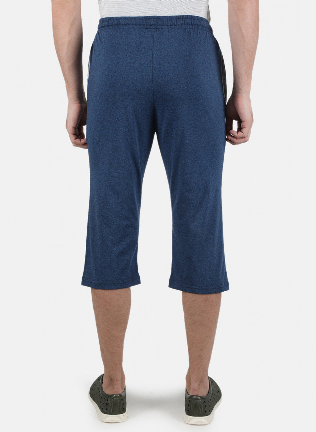 Men Blue Plain Capri