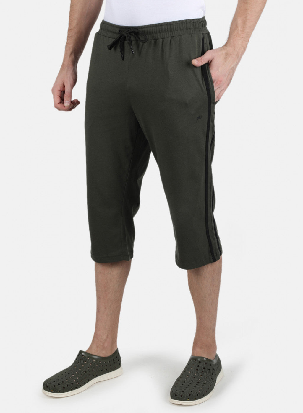 Men Olive Plain Capri