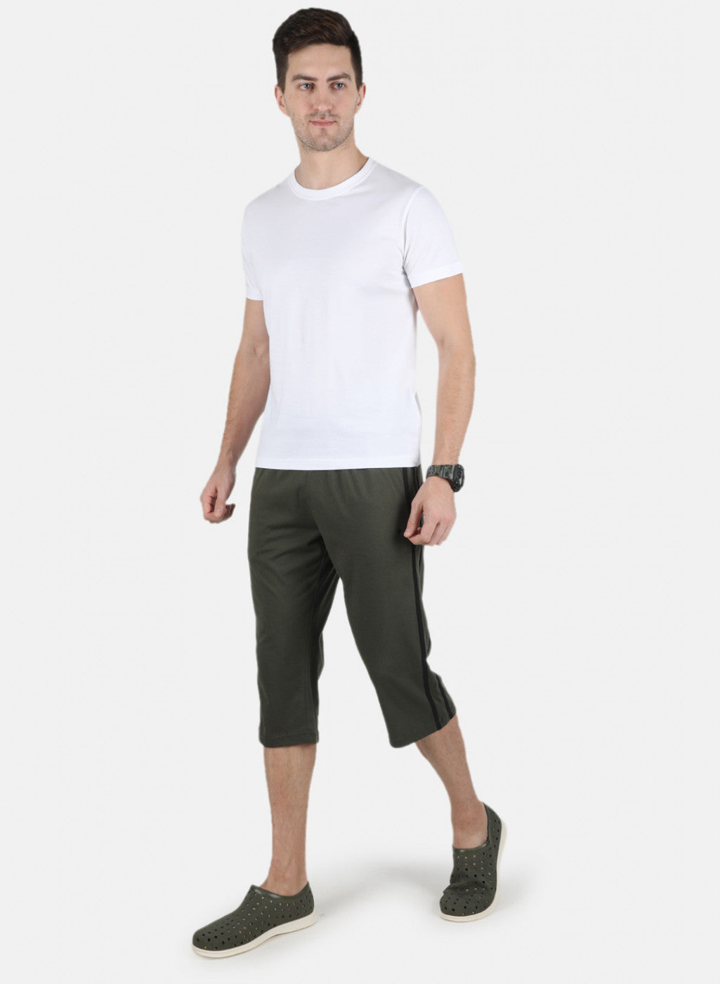 Men Olive Plain Capri