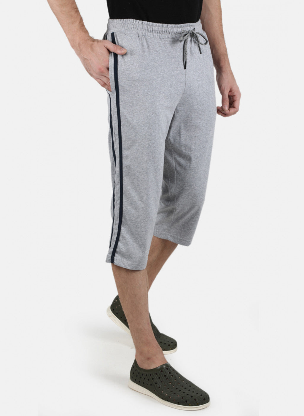 Men Grey Plain Capri