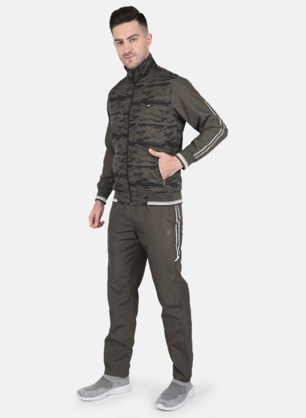 Men Olive Solid Tracksuit