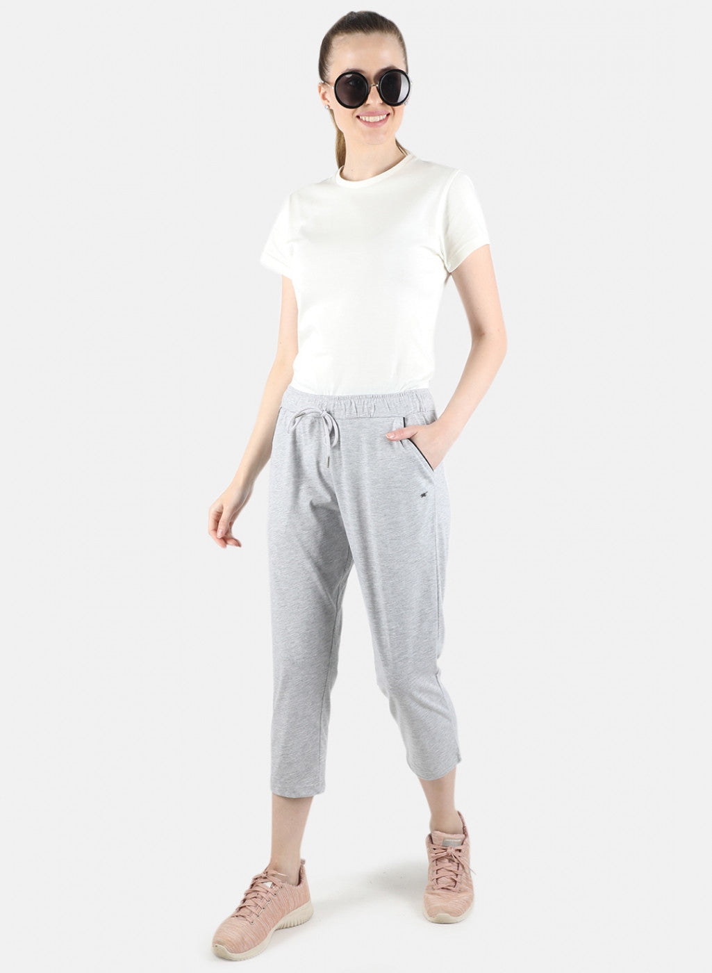 Women Grey Plain Capri