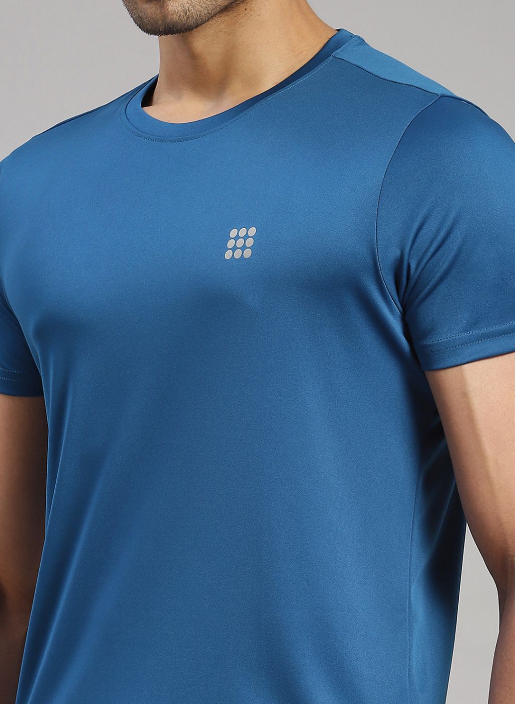 Men Teal Blue Solid T-Shirt