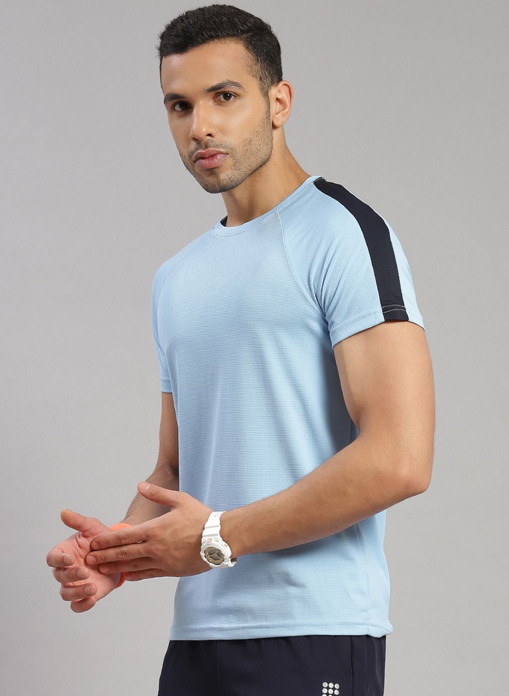 Men Blue Solid T-Shirt