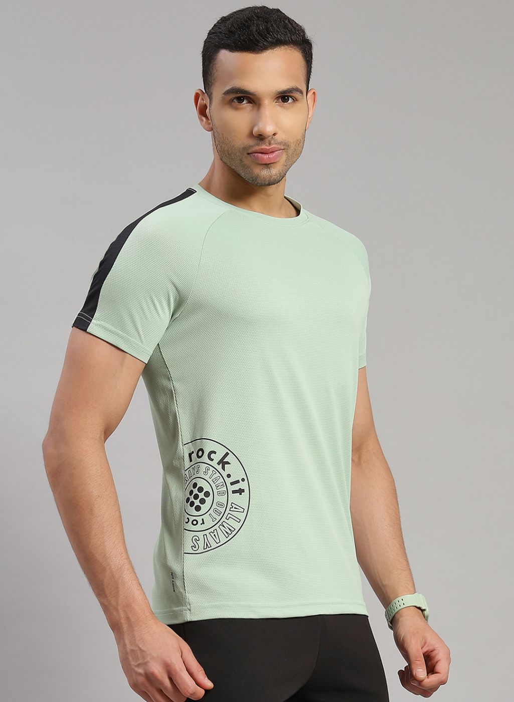 Men Green Solid T-Shirt