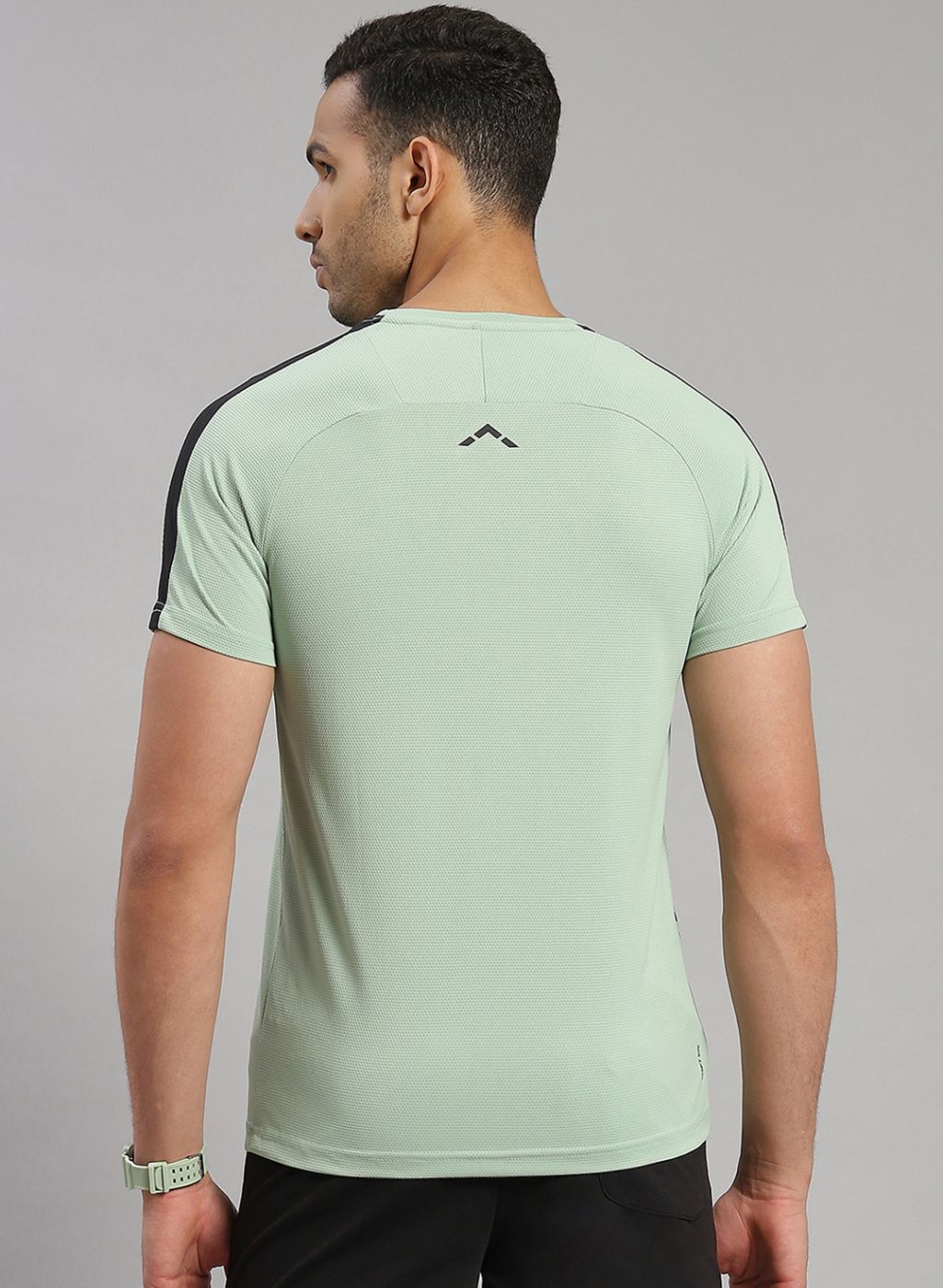 Men Green Solid T-Shirt