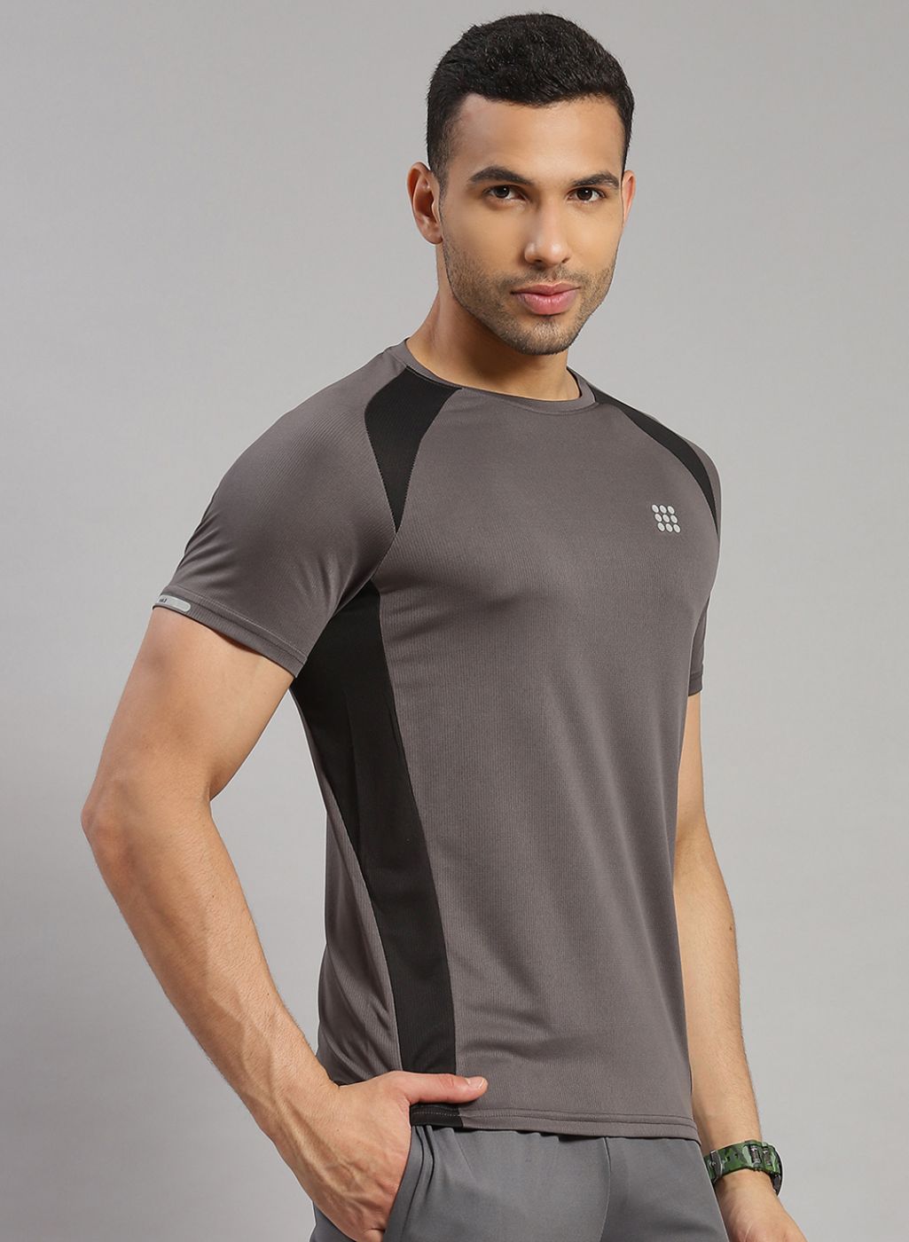 Men Grey Solid T-Shirt